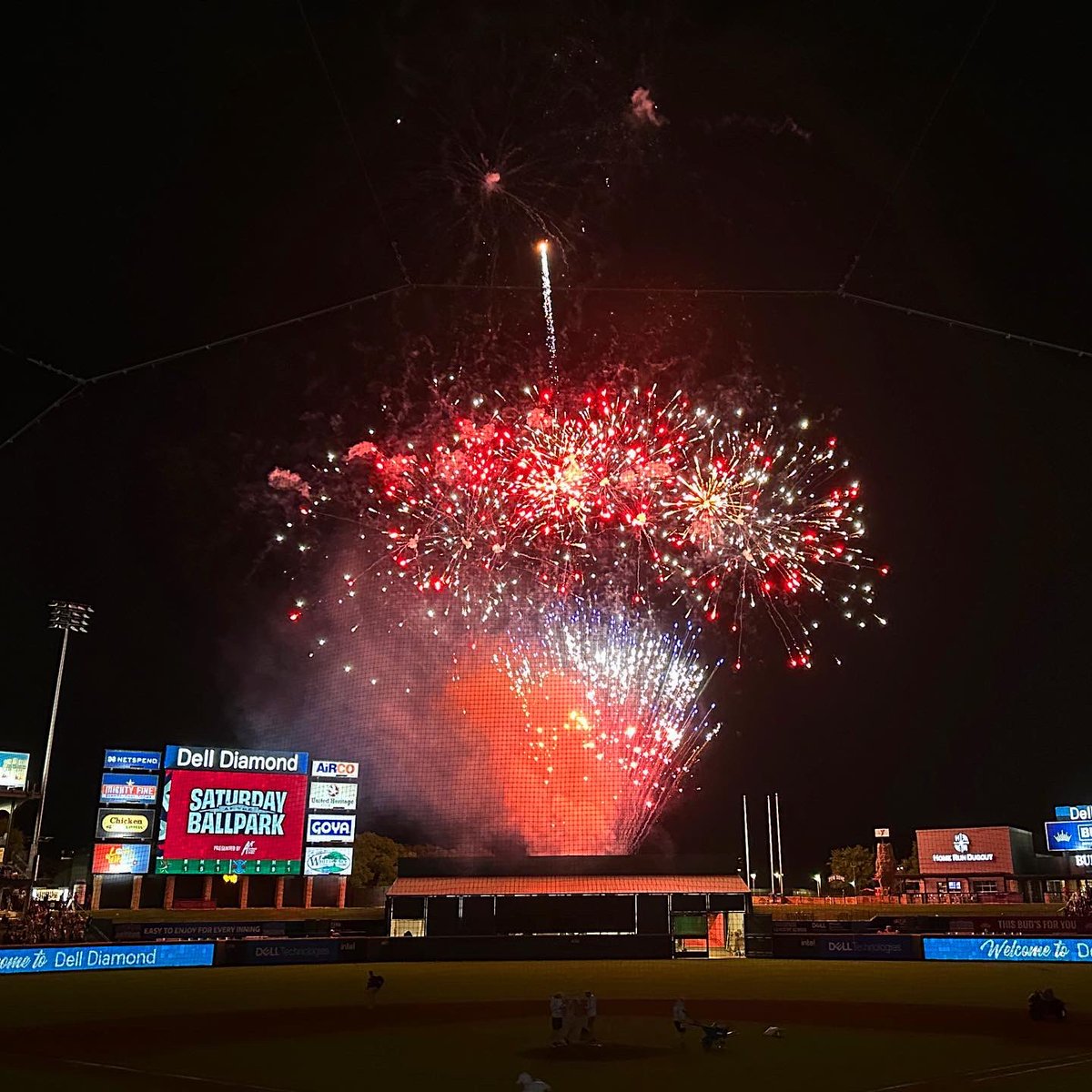 TexasBucketList's tweet photo. An amazing day of playing baseball followed by an amazing evening of watching the Round Rock Express play baseball! Such an incredible environment to watch the game!  And fireworks! #thetexasbucketlist #baseball #openingweekend #express #fireworks #fathersontrip https://t.co/ItdyJoYTMG