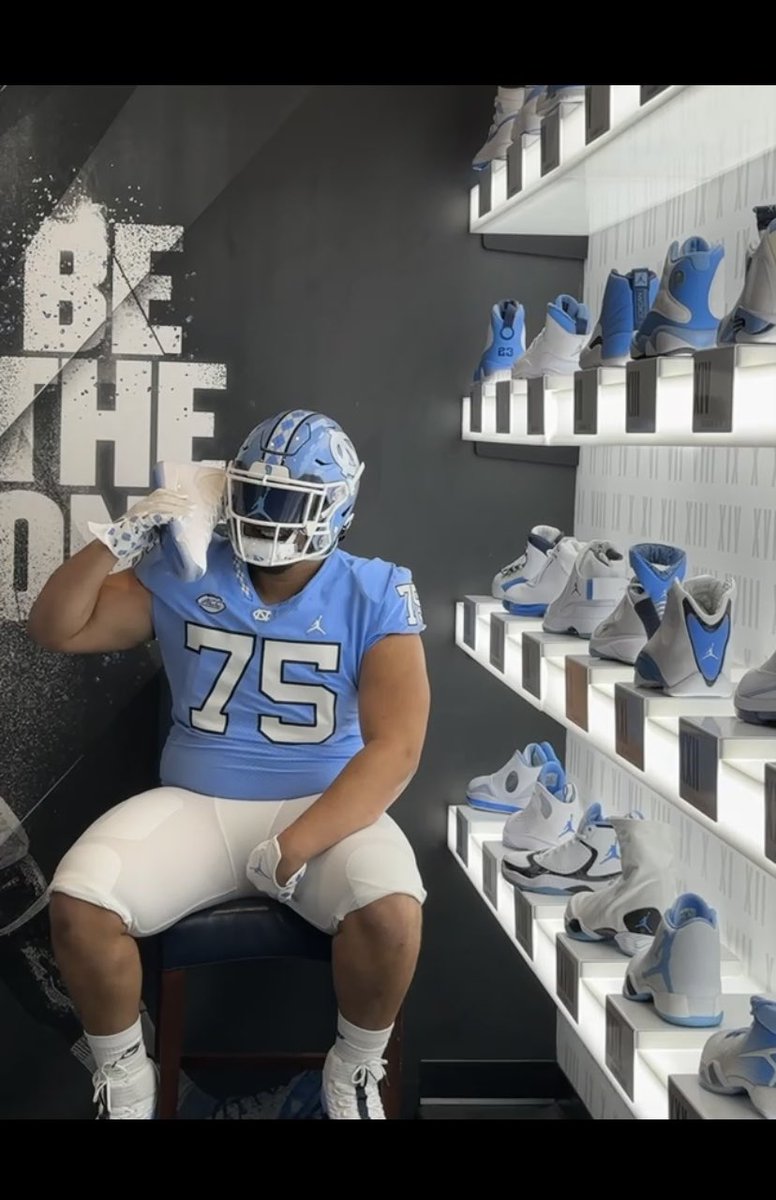 IsaiahLocklearr's tweet photo. Great spring practice visit today at @UNCFootball @CoachBaileySHS @CoachMackBrown @CoachClemUNC @ChipLindsey11 @CoachGalloway7 https://t.co/OI3jit0mD7