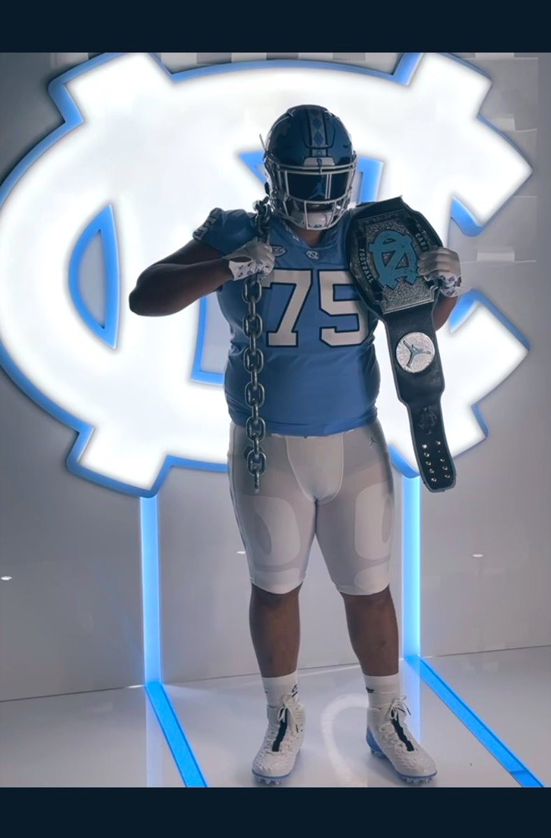 IsaiahLocklearr's tweet photo. Great spring practice visit today at @UNCFootball @CoachBaileySHS @CoachMackBrown @CoachClemUNC @ChipLindsey11 @CoachGalloway7 https://t.co/OI3jit0mD7