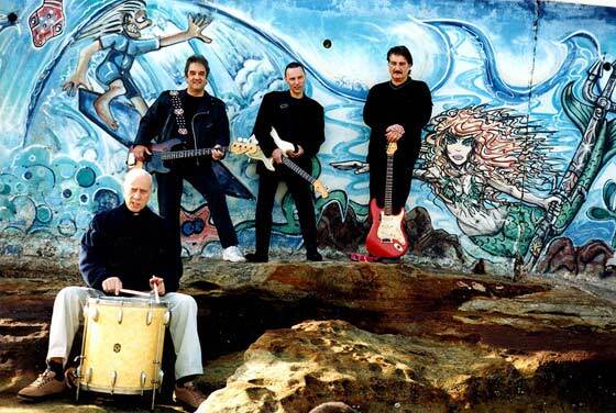 theatlantics's tweet photo. Photoshoot in Bondi in winter
#theatlantics #surfrock #surfguitar #peterhood #boscobosanac #jimskiathitis #martincilia #bombora #flightofthesurfguitar #ausrock #garage https://t.co/tM9iYBxTFg