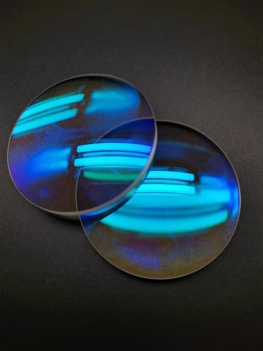 UVFS Laser focus Lenses are available in DC optics with AR V-coatings, which are multilayer, dielectric coatings that achieve <0.25% reflectiviy@405/532/633/1064/1550nm.The low reflectance makes them ideal for use with YAG and HeNe lasers, also in complex systems .#laserlens