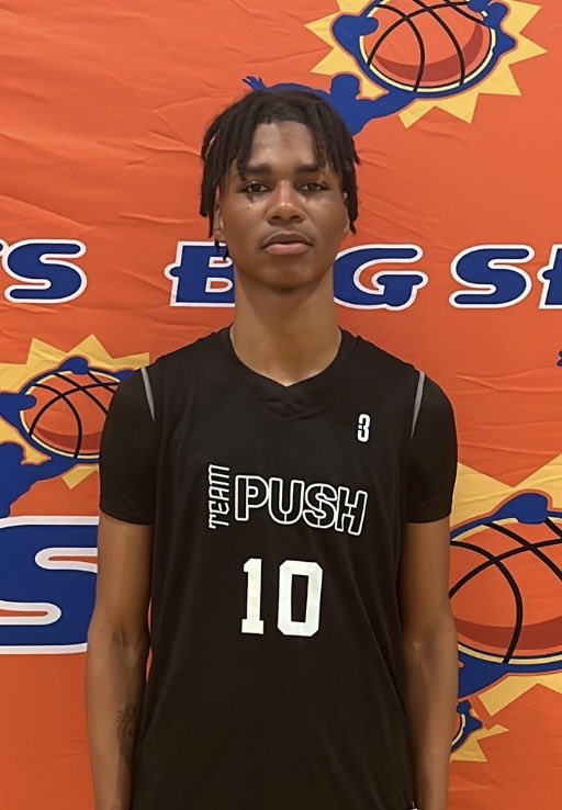 Day 1 standouts at #BigShots #VATipoff includes Kings Fork HS high flying 6’5 2024 DaShawn Lucas.  He is averaging a 17U Blue Division best 28ppg.  He takes on a bigger role next year and will be one of the top prospects in the 757!  ⁦<a href="/BigShotsToday/">Hit The BIG SH🏀TS</a>⁩ ⁦<a href="/BigShotsGlobal/">BIG SH🏀TS</a>⁩