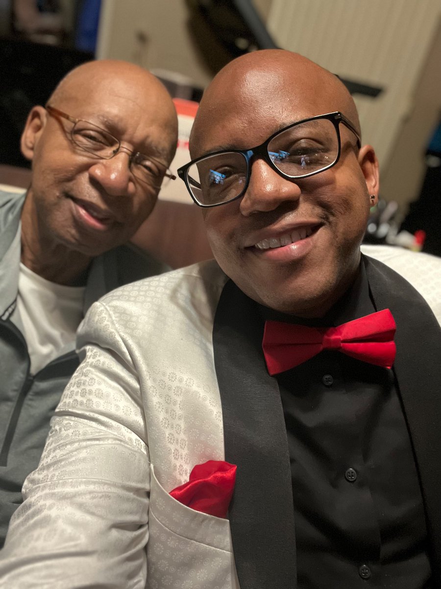 TeamRobinson_3's tweet photo. Happy 75th Pops! Love you https://t.co/5S0ZIDnaU7