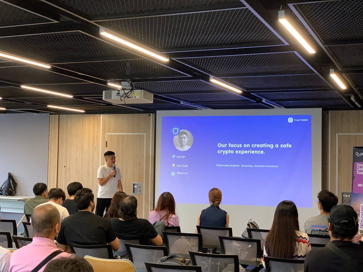 PolygonGuildHCM's tweet photo. Trust Wallet - Liam is on stage now

#DevXGlobalTour #ZKevm #polygonguildhcm https://t.co/SJVCLwUeNy