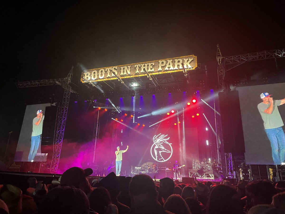 emschultz3's tweet photo. My future wife just designed and programmed the lighting for Walker (freakin) Hayes!!! @walkerhayes @bootsinthepark I love you. https://t.co/vd7cPQCz5a