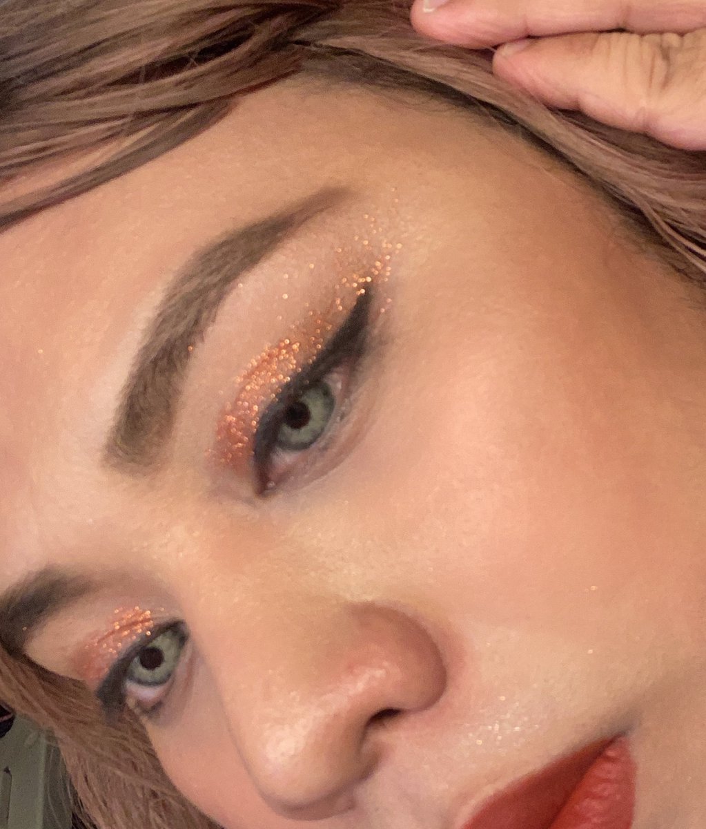 Ptrsnpllns's tweet photo. Got bored kagabi, so I started practicing the winged eye look hahahahaha https://t.co/GYKgjpNxxm