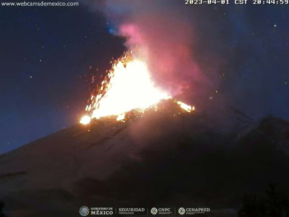 webcamsdemexico's tweet photo. 🌋 Explosión del #Volcán #Popocatépetl a las 20:44 hrs.
Vista: #Tlamacas.
🚦 Alerta Volcánica: #AmarilloFase2.
NO arriesgues tu vida ni la de los rescatistas.
🚷 Respeta el radio de exclusión de 12 km.
Vía: #CENAPRED @CNPC_MX.
https://t.co/M4bqfSqmTg https://t.co/thK8FgRVsO