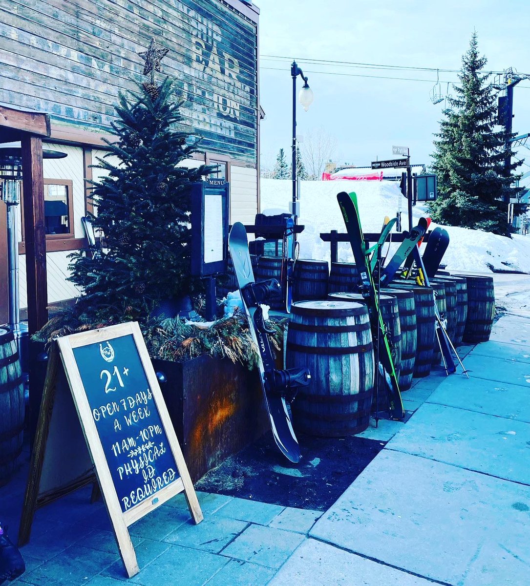 suzanne_kari's tweet photo. Great event tonight at #highwestdistillary ~ #meetingplanner #offsiteevent #parkcity #utah https://t.co/RTbD31sjKc