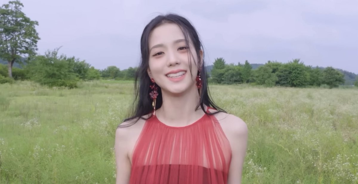 jisoogaIIery's tweet photo. a princess https://t.co/YRXybSFVfp