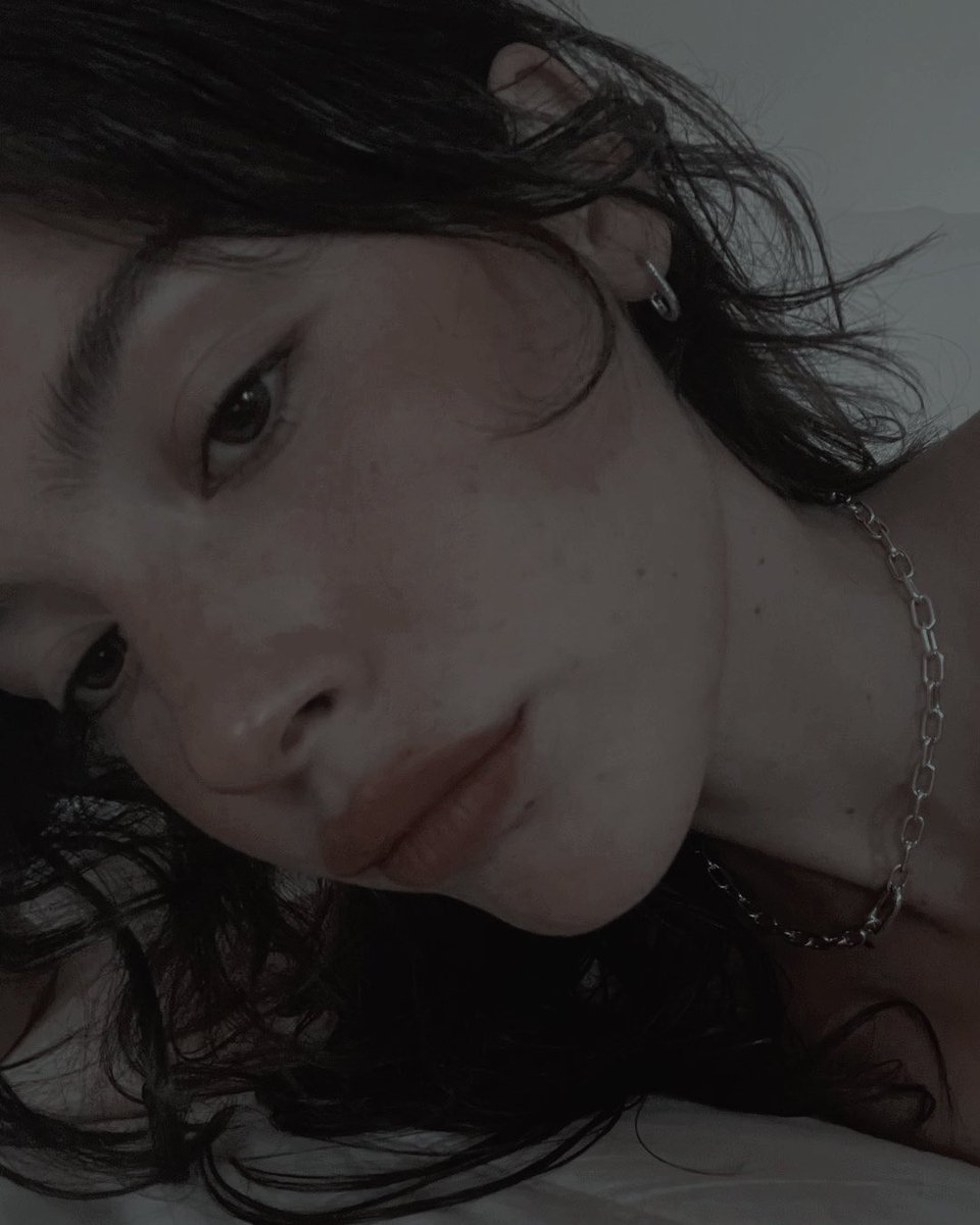 sheisonherown's tweet image. ͏

͏͏

͏
͏

             ﾉ    𝐢͟𝐧͟𝐬͟𝐭͟𝐚͟𝐠͟𝐫͟𝐚͟𝐦͟  𝗉͟𝗈͟𝗌͟𝗍♡
             𝗮𝗺𝗯𝗲𝗿𝗯𝘂𝘁𝘁𝗼𝗻 

       𝒊n your eyes by the weeknd 
       playing in the background.
⠀