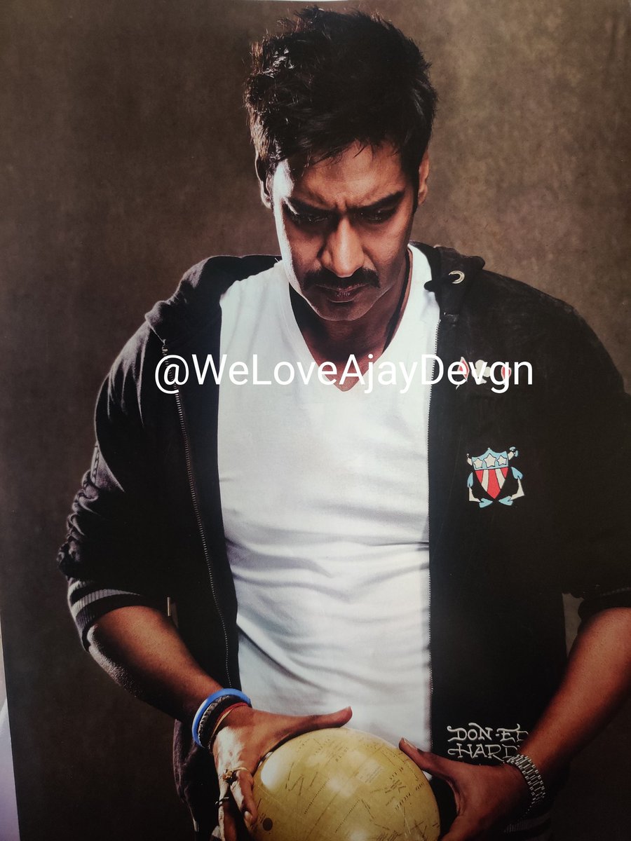 #HappyBirthdayAjayDevgn

- 3 NATIONAL AWARDS
- 6 BLOCKBUSTERS
- 2 HGOTY 
- 40 SUCCESSFULL FILMS
- 26+ CLEAN HIT FILMS
- 1st Bollywood Actor To Deliver 100 CR, 150 CR, 200 CR, 250 CRORE FILMS In CLASH!

JAI MASS MAHARAJ #AjayDevgn𓃵