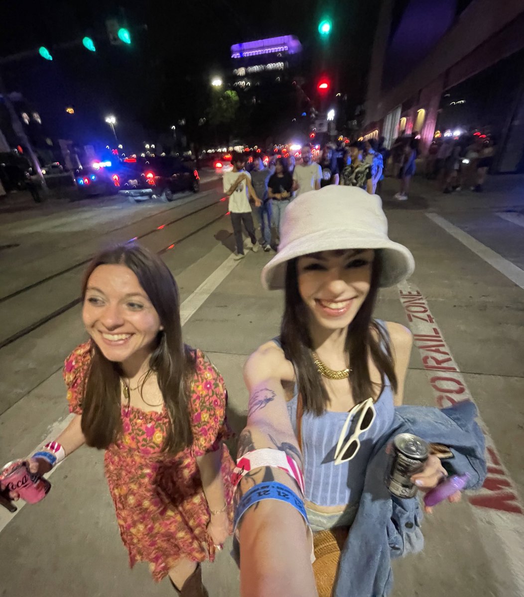 BRII-TOPIA 💚🍃☮️ on Twitter: "RT @pixieblitzie: Hi drunk I’m pixie"