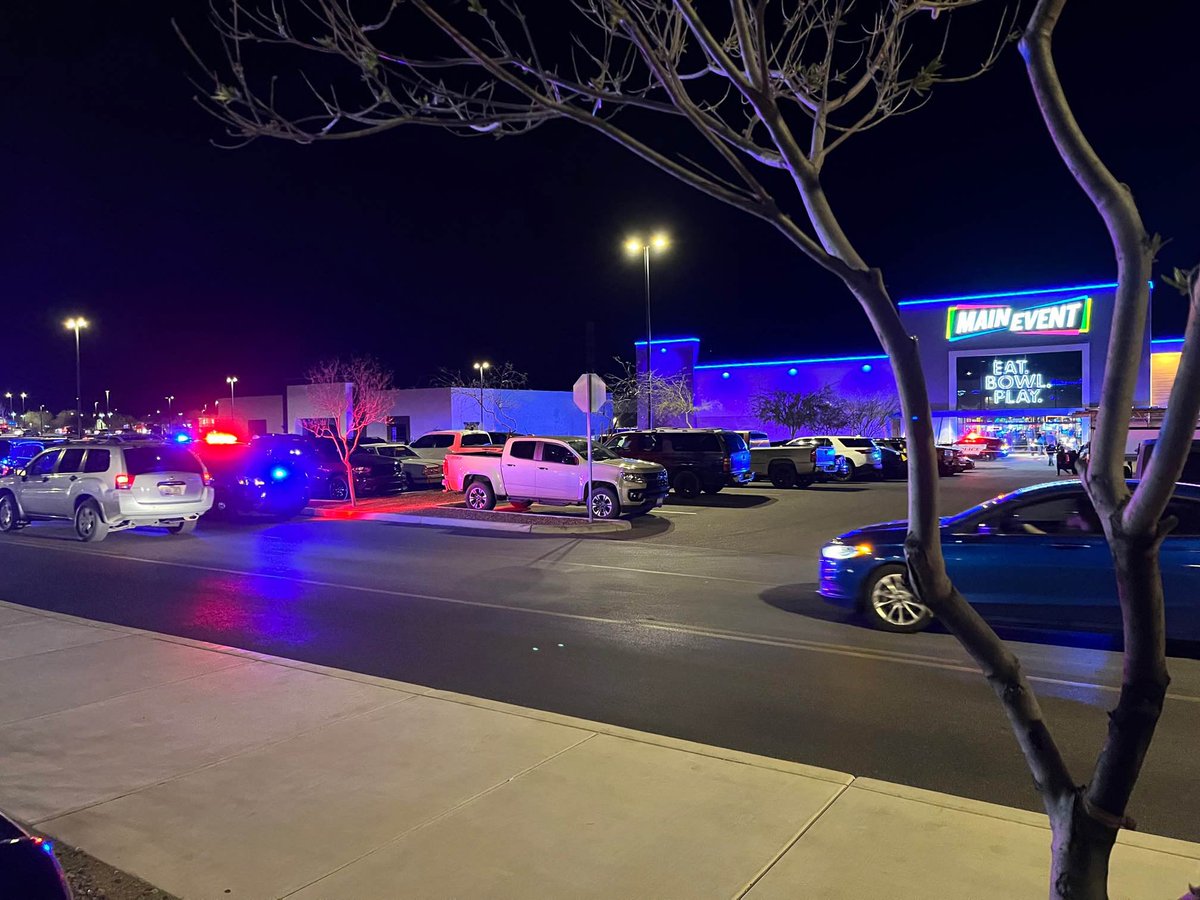 LATE BREAKING 

#Tucson Police are on the scene of a shooting at the Tucson Spectrum Mall on Irvington &amp; I-19 ~ bit.ly/3ZAjhty.