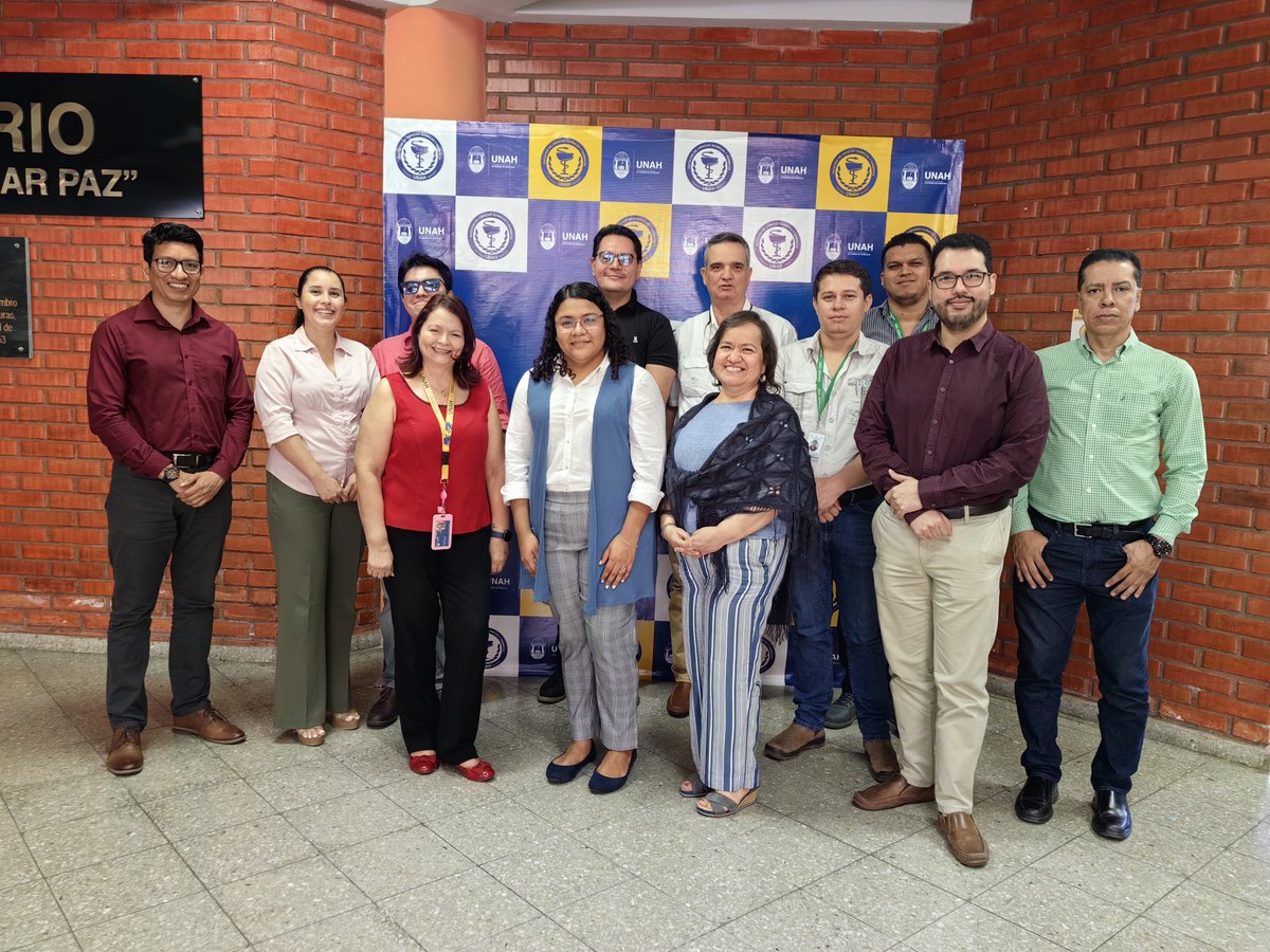 PabloRiRoRu's tweet photo. #COPS4 @Centoxhn @Ahsafe1 @saghonduras conscientes del manejo seguro de plaguicidas en Honduras proponen acciones que dinamice la gobernanza en el tema a través de la #ComisionProductosQuimicos y una hoja de ruta. https://t.co/qkgkJr0gDn