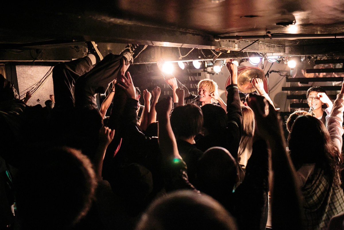 MINAMIS_pdf's tweet photo. 【🤘Thanks🤘】
2023/4/1@栄Party'z
MINAMIS 
『CHABASHIRA FIGHT CLUB VOL.30.』
名古屋編
w/
ONIONRING
Stellarleap

昨日は最高の3マンでした！！
Stellarleap、ONIONRINGそして Party'z、集まってくれたみんなマジでありがとう！！
馬鹿騒ぎ最高だったなー！
バイバイ名古屋！！ https://t.co/ycPy6rYwVK