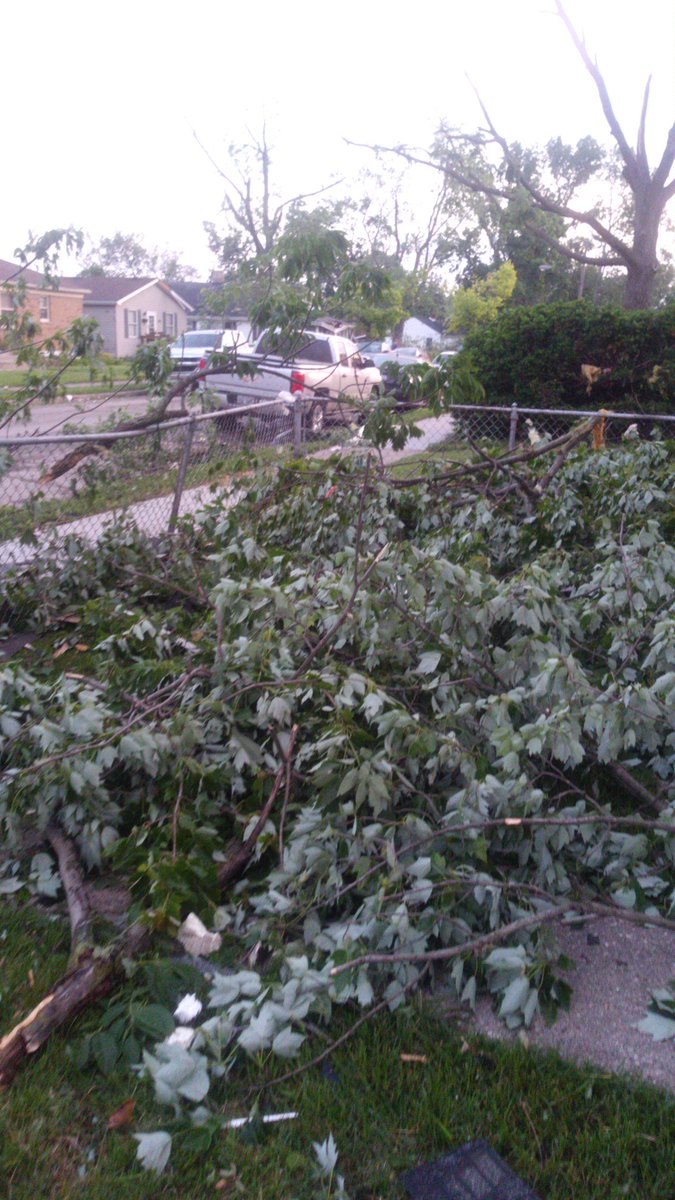 Cynamagic's ShopORama on Twitter "RT MsInformation9 We took a direct hit from an ef4