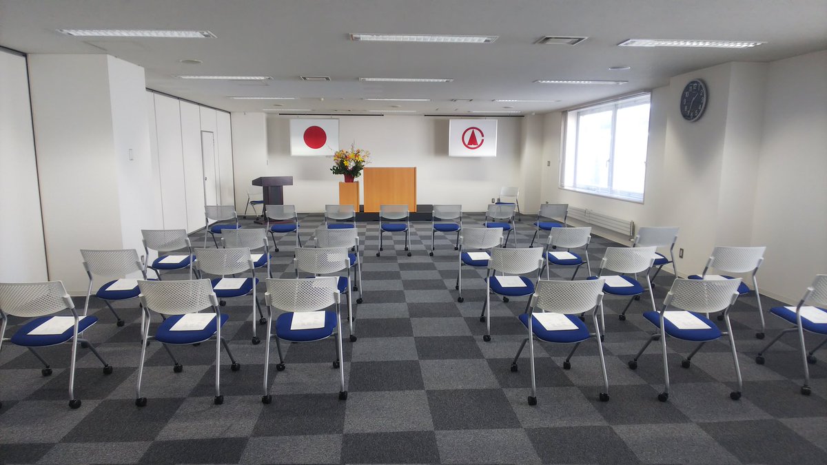 suzu_for_work's tweet photo. 明日の入社式の準備が終わりました💐
入社する皆さんも緊張すると思いますが、私も毎年緊張しています😅

明日から社会人としてスタートするわけですが、皆さん焦らず自身のペースで頑張ってほしいなと思ってます！ https://t.co/yA8TfOgygo