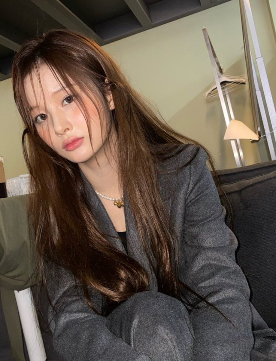SULLJINLOOK's tweet photo. WHAT THE HECK? https://t.co/SbVmR8JMC0