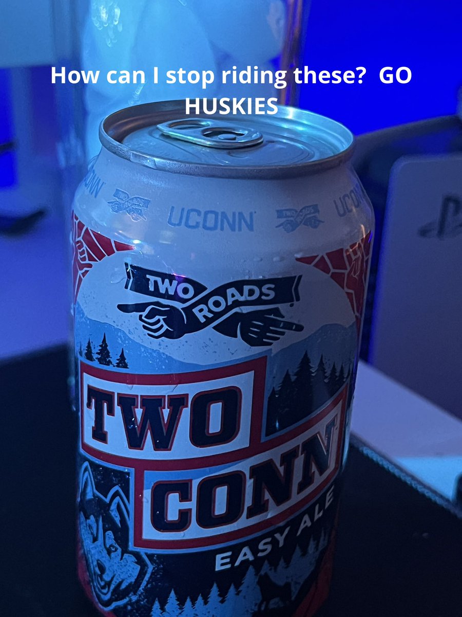 drunkangrygamer's tweet photo. Yaaasssssss #UConn #NCAAFinalFour #NCAA https://t.co/SjTEActvLt