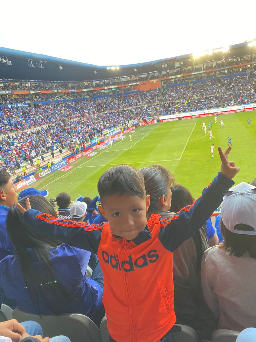 anelaps_azul's tweet photo. @CruzAzul Azul desde chiquito https://t.co/TsqhJpoZNG