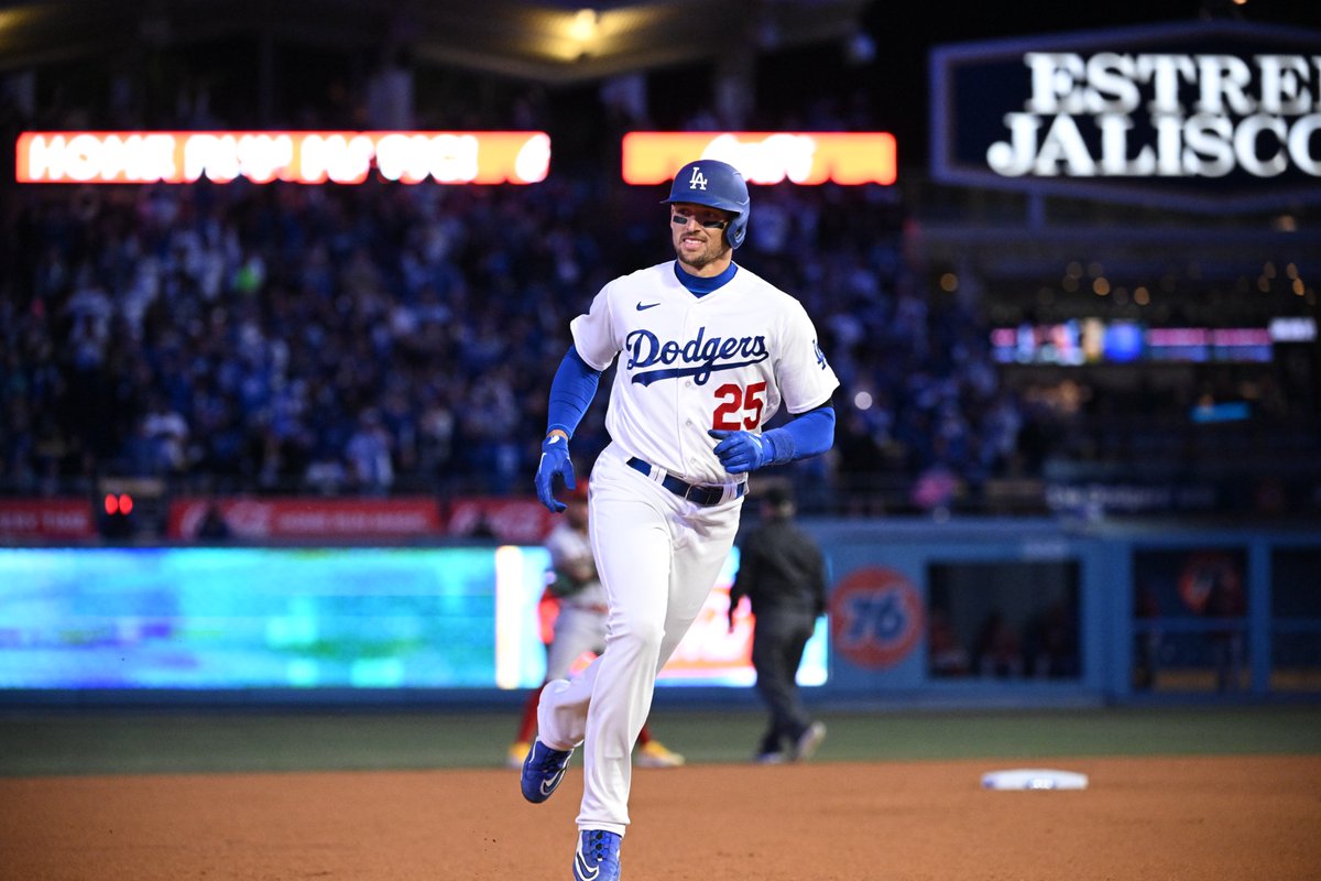 Dodger Insider tweet media