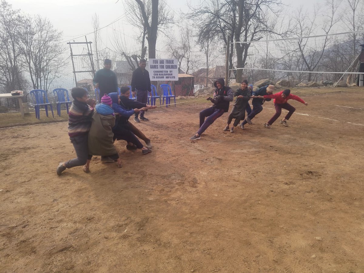 's tweet image. Keeping in mind the endeavour to bond with the young generation and to promote a healthy and positive environment, #Malangam Camp of @Wular Battalion organised #FunandFrolic Games for Children of neighbouring villages.  
#Funinthevalley
#Armywithchildren
#Wularbattalion