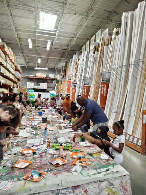 HDepot568's tweet photo. Hopping into Spring with the Easter Bunny at the Spring Home Depot kids workshop! @Gabby_0576 @itstaniaaa23 @JordanW0568 @JCARTERTHD @jermeybotkin https://t.co/TvZX7iuazg