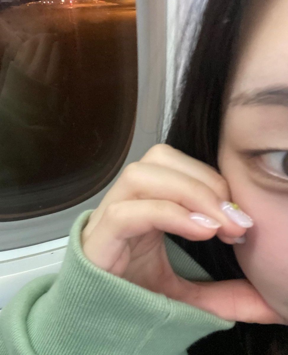 606__verse's tweet photo. Más momida que despierta, pero viendo this #𝟶𝟷𝟶𝟺ー𝚘𝚗𝑙𝚒𝑣𝚎 y es que aunque no lo sepan, yo soy la más de esta bella damisela, es por eso que por nada del mundo me perdería del #𝚖𝚒𝚖𝚒𖠇𝑙i𝑙𝕔𝗈𝗇𝖼ē𝗋𝗍, aunque eso me cueste el sueñito. 

𝐦𖦹häe  ৡ ִֶָ۫    ͏𝒵ero ✬ https://t.co/yWO5eUbiyw