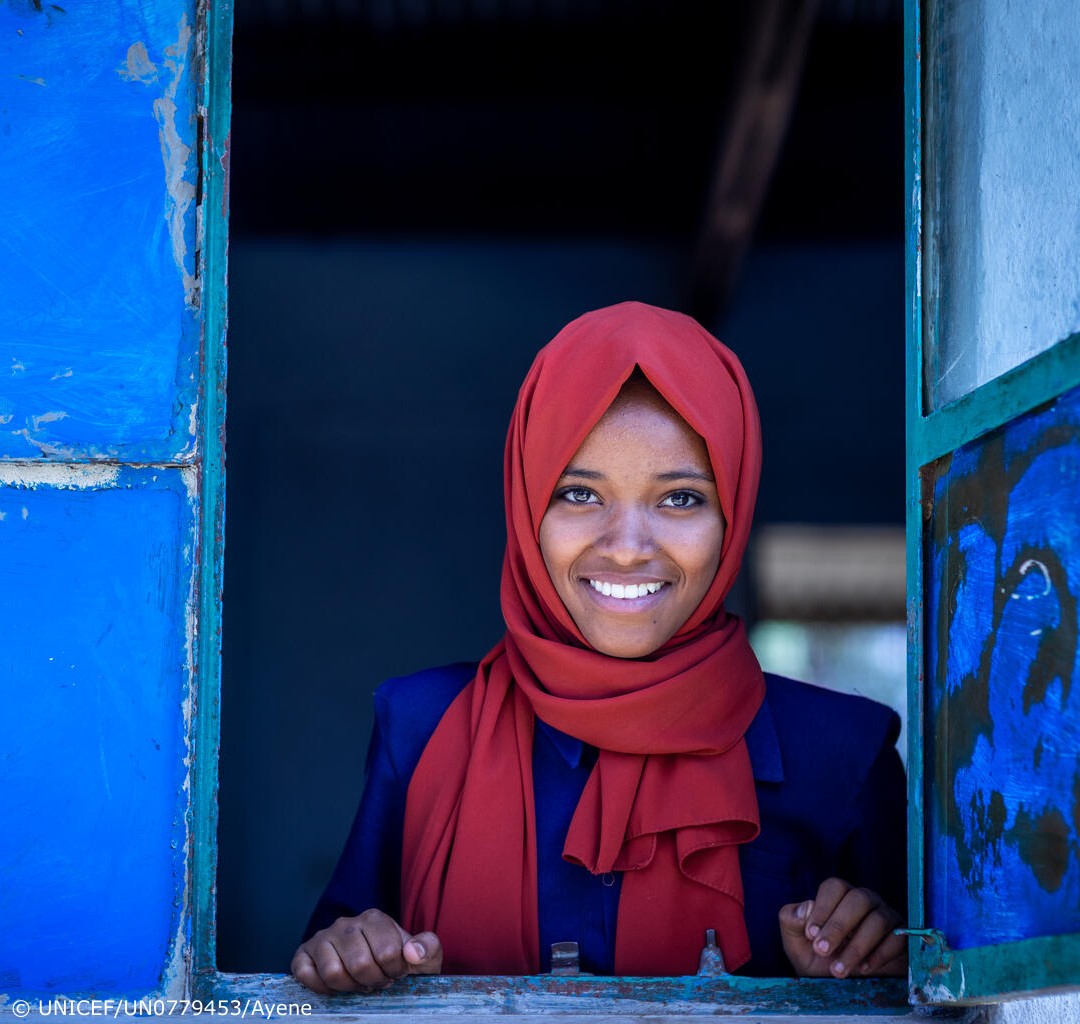 UNICEF_FR's tweet photo. « Ma matière préférée, ce sont les mathématiques. »

En Éthiopie, grâce à une initiative soutenue par l’UNICEF, Eleham, 13 ans, bénéficie régulièrement dans son école, de suppléments en fer et en acide folique qui aide à prévenir l’anémie.

#PourChaqueEnfant, une bonne nutrition. https://t.co/S9nSADFSOQ