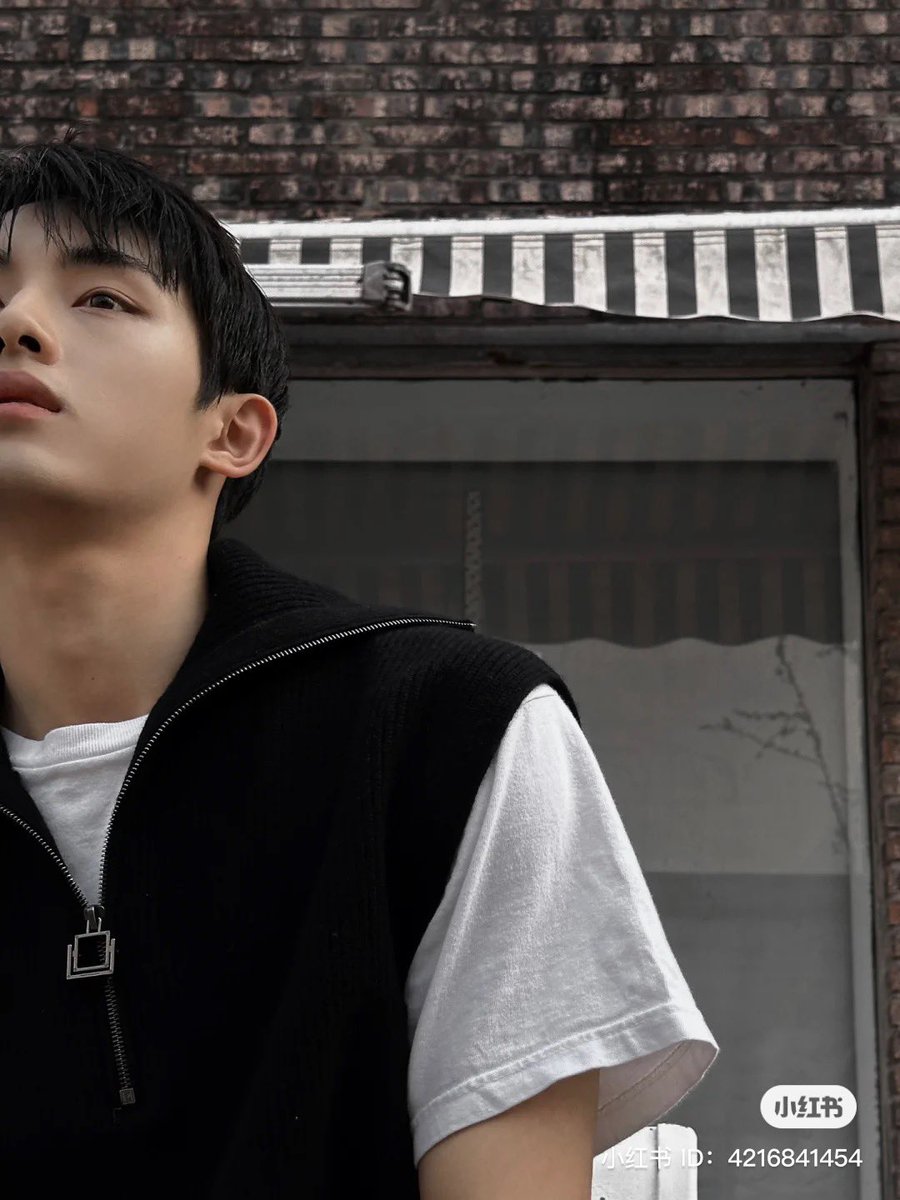 nctyzenbase's tweet photo. [OFFICIAL] 230402 #WINWIN XiaoHongShu Update 🐥💚

"lagu-lagu yang baru aku dengarkan 🎵

#Myootd #PlaylistShare"

Cr. doiekunkun
#NCT #WayV @WayV_official
@nctyzenbase @nctyzenbase_ 🐰 https://t.co/bsUf5X5ENu