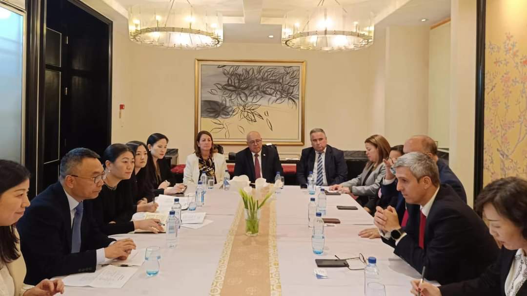 Deb_invexCuba's tweet photo. Continúan intensas jornadas del programa en #China🇨🇳 del Viceprimer ministro @JorgeLuisPerd20🇨🇺. Encuentros con importantes empresas como #Haier, #GrupoGenertec y #CEIEC. #MejorSinBloqueo @MINCEX_CUBA @EmbacubaChina https://t.co/POgdV0etYB