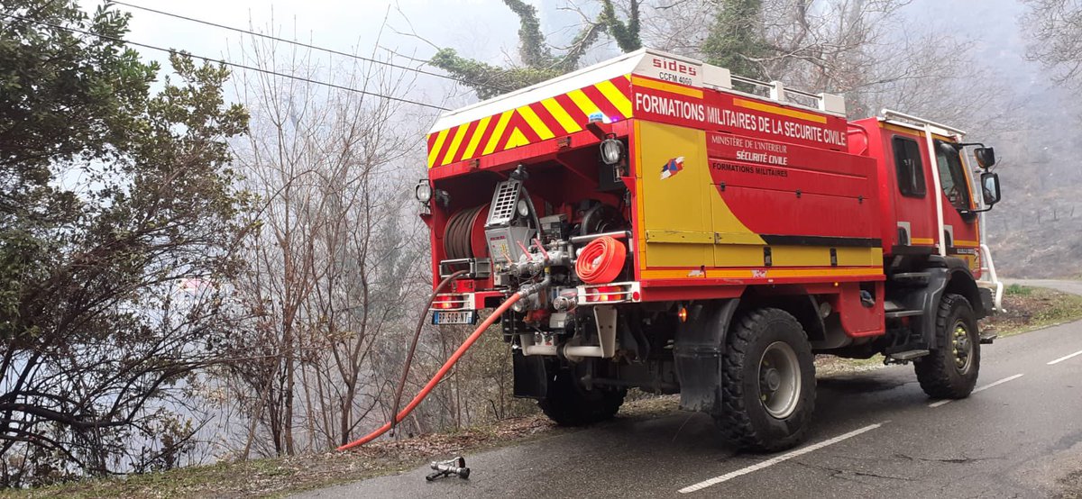 UIISC5CORTE's tweet image. Feu de Morosaglia en début de semaine et feu de Pietranera di Verde.
Les Vulcain ont répondu présent  avec une SIFF et la mise en place d’établissements de grandes longueurs (EGL) pour le traitement de lisières.
@SecCivileFrance 
@armeedeterre 
#SapeurSauveteur 
#ForMisc