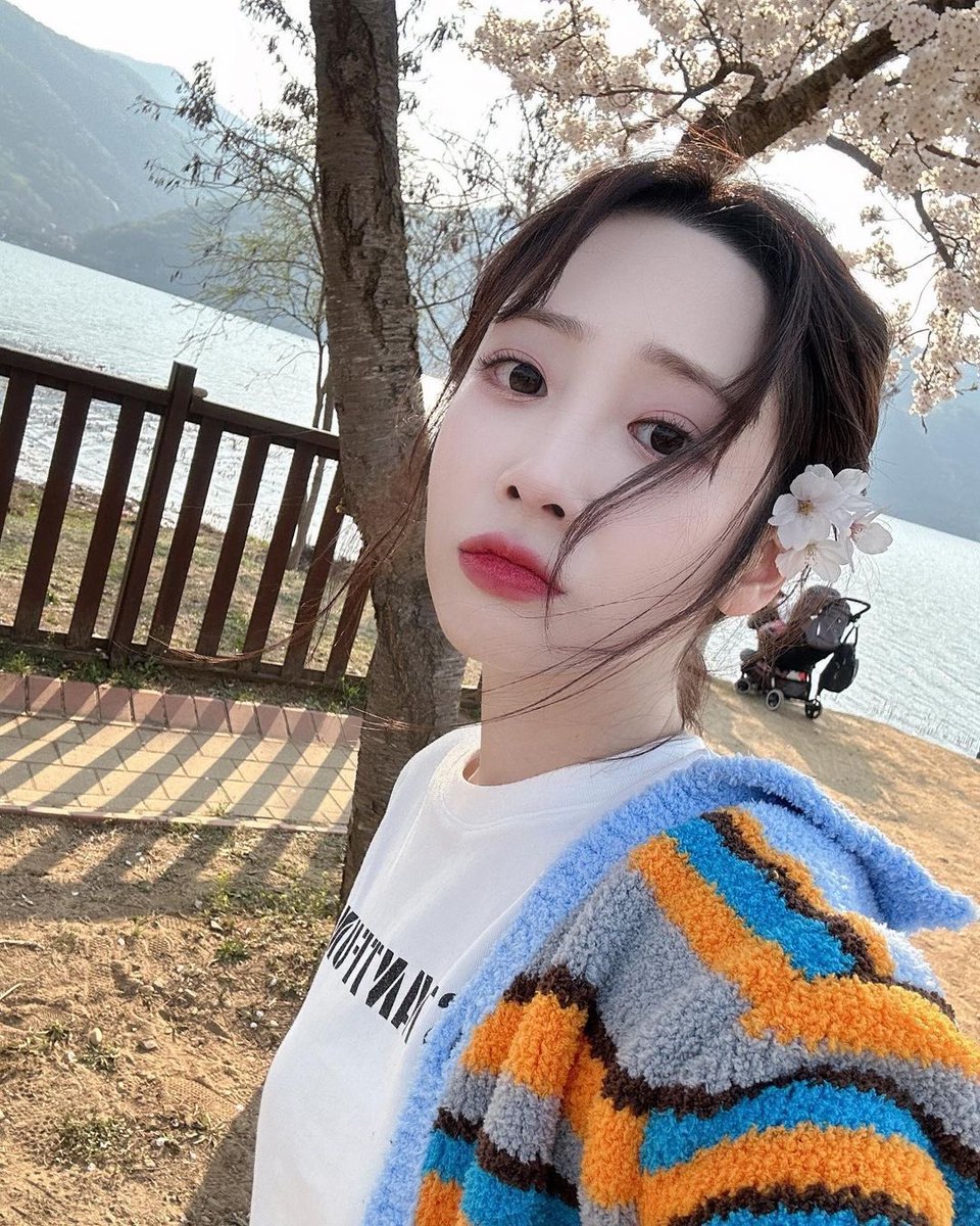 daily_yoojiae's tweet photo. 〖📸〗230402 | #JYAESTAGRAM Update

🔗  https://t.co/6wZ4O5z2L3

#유지애 #지애 #YooJiae 
#Lovelyz #러블리즈 #Jiae https://t.co/x4EJJAUoyD