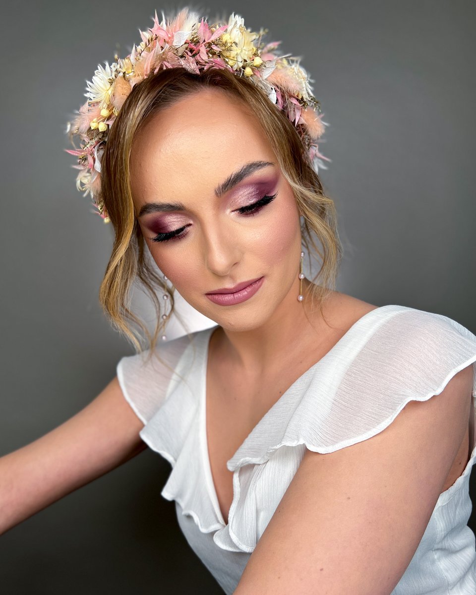 ColorCare_'s tweet photo. Makeup done with a little help from spring 🌺💐
#MakeupAddict #makeupartist #makeuplover #makeup #makijaż #beautiful #beauty #BeautyisPower #colorcare #pallete #makeupart #colorcarecosmetics #Vegan #veganmakeup https://t.co/riIhR0bAN7