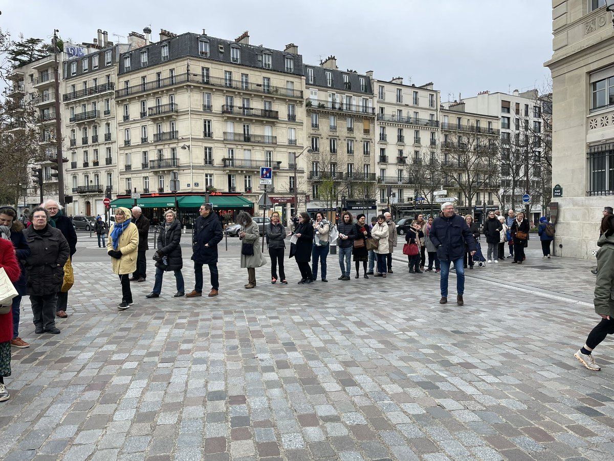 LamiaBarbot's tweet photo. Beaucoup de monde à la @mairiedu13 @jerome_coumet #trottinettes #vote https://t.co/6q118urbA7