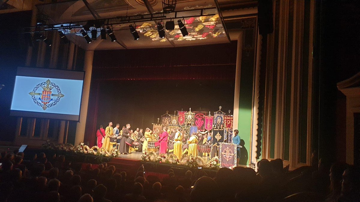 El Gran Teatro acogió anoche el acto del Pregón de la Semana Santa Alzira, acto en el que oficialmente se da inicio a la Semana Santa.

Los concejales del Partit Popular Alzira, Luisa Castells, Rubén Palau y Ana Jover asistieron en representación del PP.