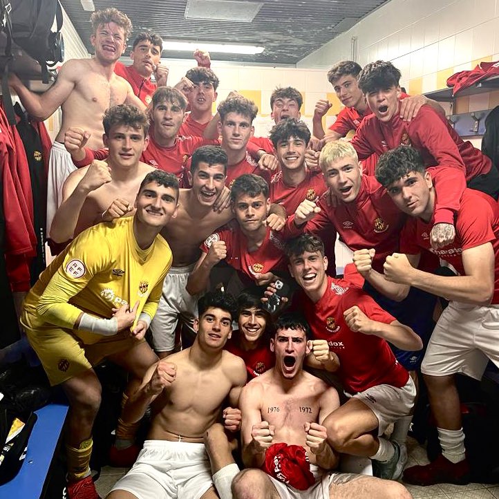 NASTICTARRAGONA's tweet photo. 🗣 El 𝐉𝐮𝐯𝐞𝐧𝐢𝐥 𝐀 torna a vèncer‼️

🔝 L’equip dirigit per @alexaccensi es va imposar a casa del @FundAlcoraz per 1-2, adjudicant-se la victòria amb un gol en el minut 94

⚔️ Aquest equip lluitarà #FinsAlFinal!

⚽️ Ortega (p.) i Kevin

#DestíPlanter https://t.co/RtrGrKHWfR