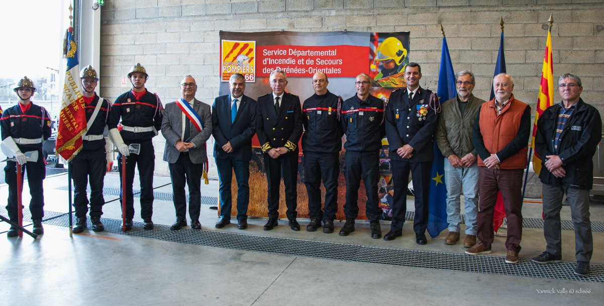 Cérémonie de passation de commandement du CIS Cerdagne entre le Cdt Éric ESTER et le Cne Stéphane FOURRIER en présence du sous-préfet des Prades, du vice-président du CASDIS, des maires et du col <a href="/eric_belgioino/">Belgioïno</a>, DDSIS. 
Félicitations au nouveau chef de centre de #Cerdagne