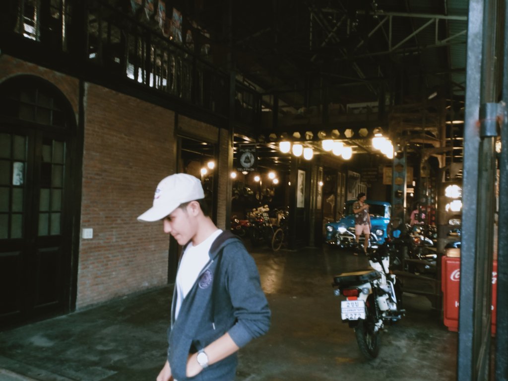 MxsoFee's tweet photo. เหงาครับทักมาได้ครับ #ศรีนครินทร์ https://t.co/jmWM4xsSdz