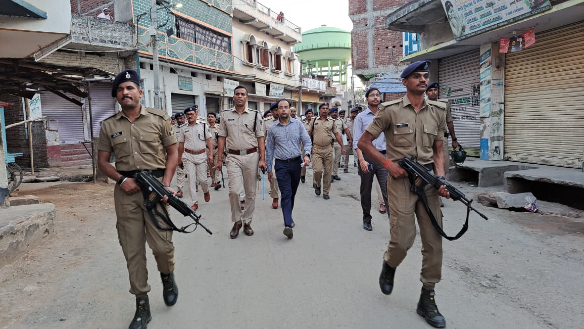 PoliceNalanda's tweet photo. पुलिस प्रशासन नालंदा के द्वारा जिले में शांति एवं सौहार्द बनाय रखने के लिए फ्लैग मार्च किया गया।
@bihar_police https://t.co/wj0zxo66C2