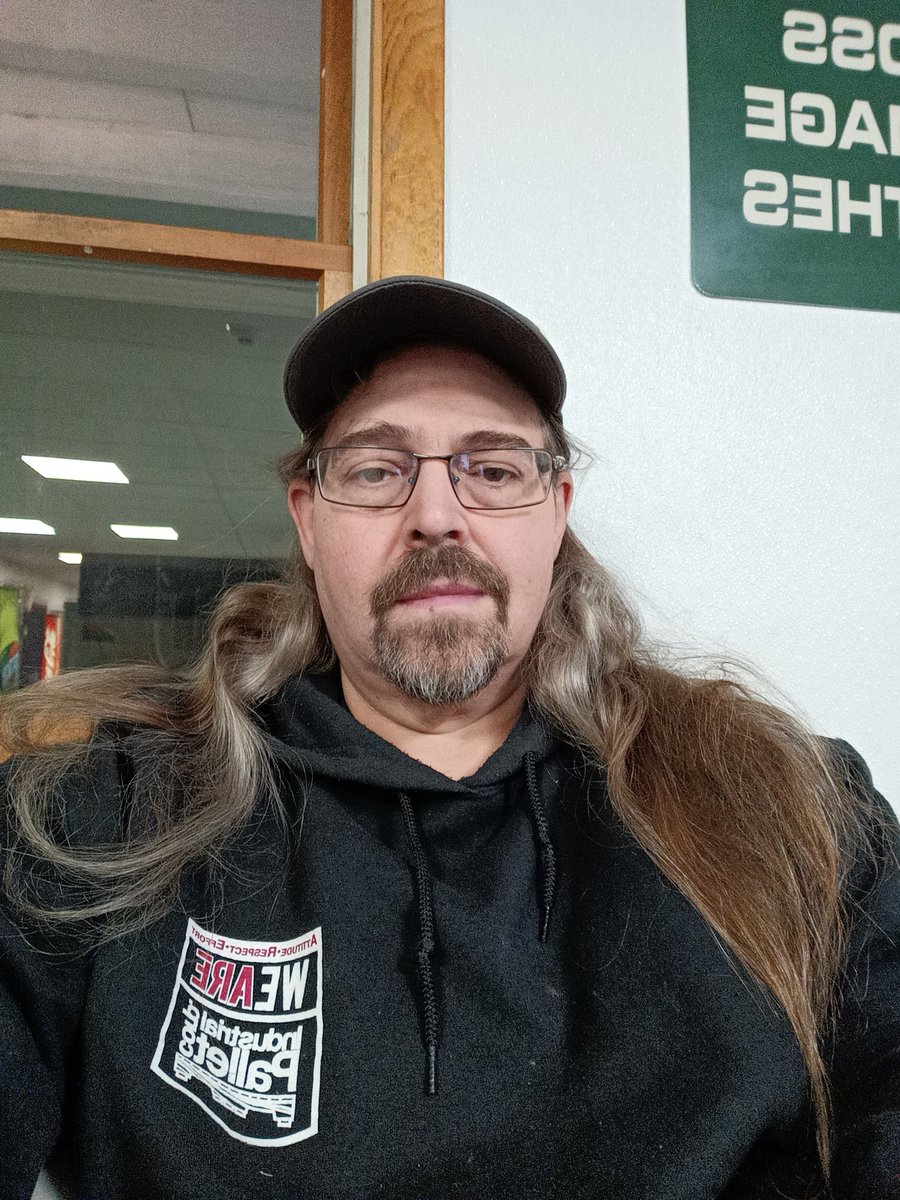 Good morning and I am doing laundry early this morning and no one around and still peaceful and quiet. Have great Sunday Blessings everyone.