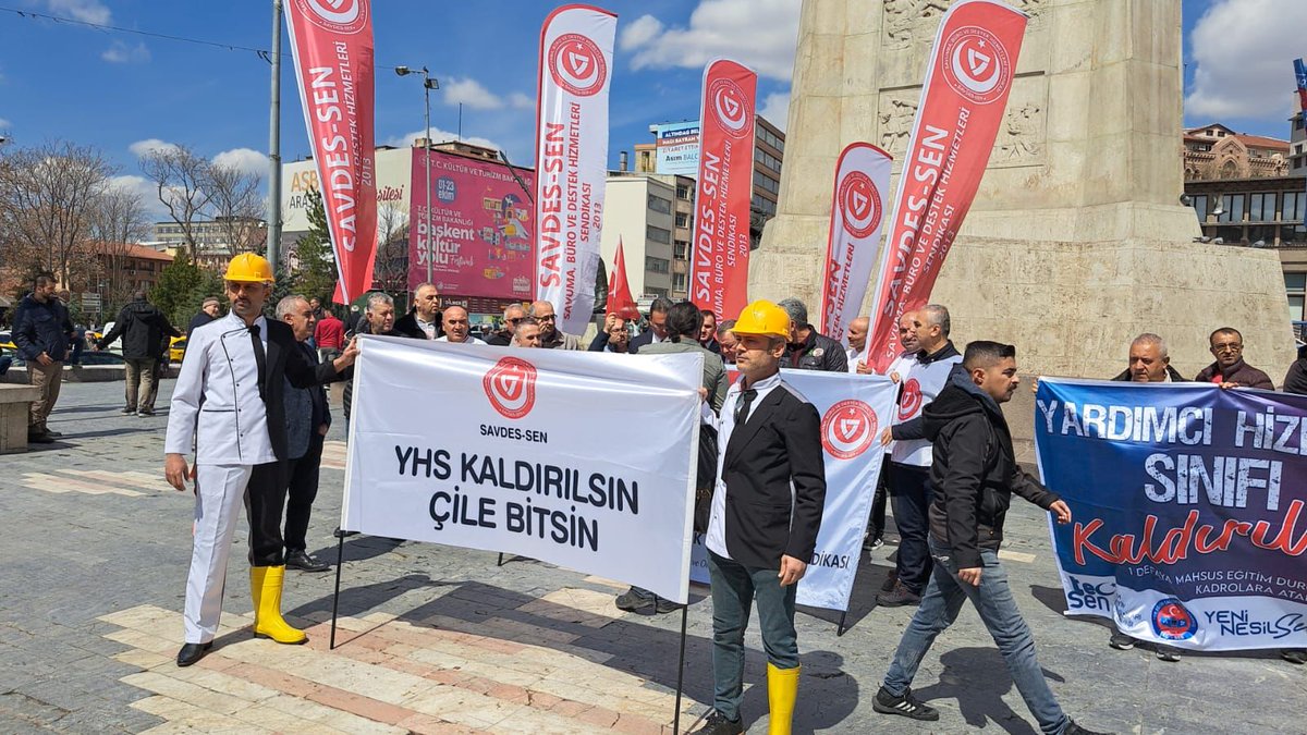 dmssendikasi's tweet photo. TBMM kapanmadan

👉Kumunun kanayan yarası #YardımcıHizmetlerSınıfı kaldırılmalıdır

👉Verilen sözlerin tutulması gerekmektedir

👉140 bin Yhs'li personelin çilesine son verilmelidir

Dün meydandaydık bugün meydandayız  yarında meydanlarda olacağız
@RTErdogan 
@dbdevletbahceli https://t.co/Z2NVKPk6pb