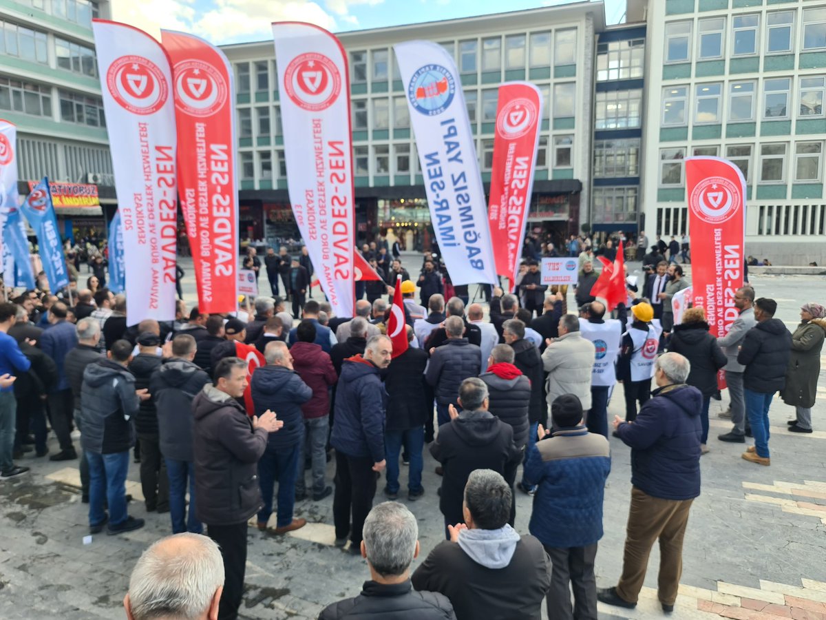 dmssendikasi's tweet photo. TBMM kapanmadan

👉Kumunun kanayan yarası #YardımcıHizmetlerSınıfı kaldırılmalıdır

👉Verilen sözlerin tutulması gerekmektedir

👉140 bin Yhs'li personelin çilesine son verilmelidir

Dün meydandaydık bugün meydandayız  yarında meydanlarda olacağız
@RTErdogan 
@dbdevletbahceli https://t.co/Z2NVKPk6pb