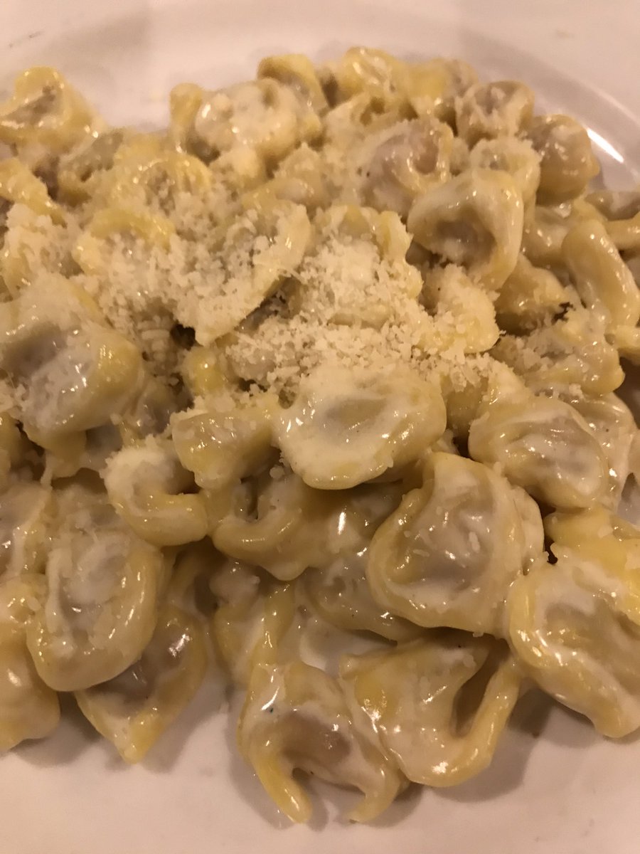 I puristi avranno da ridire, ma i tortellini alla panna sono buonissimi💚💚💚
#cucina #ricette #food #modena #bologna