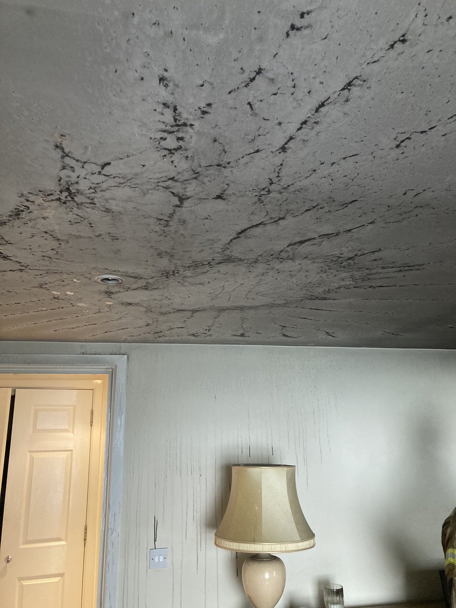 Sunday morning call 09:27 flat fire 🔥 2 BA extinguished the fire in the boiler cupboard. Text book BA safety zone and pulsing.