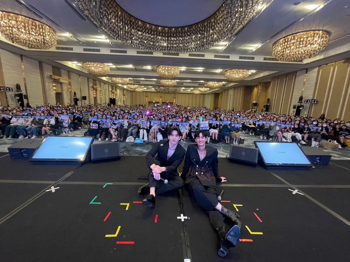 GMMTV's tweet photo. กลับมาฮ่องกงกี่ครั้ง โพก้าก็ยังน่ารักเสมอเลย 💙 ขอบคุณที่มาสนุกด้วยกันนะครับ หวังว่าเราจะได้เจอกันอีกน้าา 🫶🏻

#TayNewFMinHK
#GMMTV https://t.co/ZcoovOJLdL