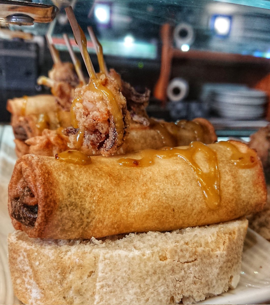 Gille_RM's tweet photo. Rabak beteriko rollitoa
#Euskalherria #Basquecountry #Barakaldo #Rabas #Txipiroiak #Rollito https://t.co/ulsq41z1r5