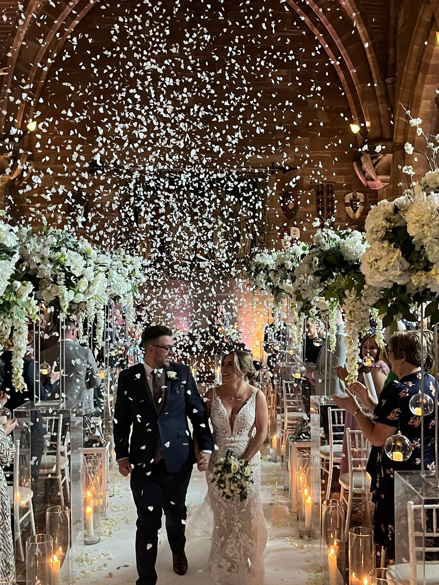 Now that’s a #confetti shot <a href="/Peck1/">Peckforton Castle</a>