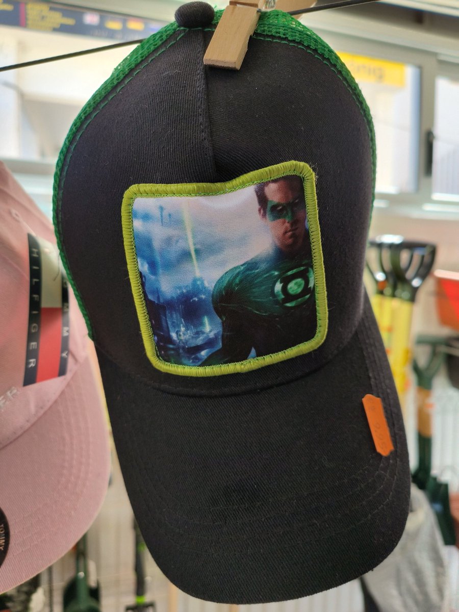 IDawnay's tweet photo. In Spain and just found this awesome superhero merch! @VancityReynolds https://t.co/PBmNgqoeUK