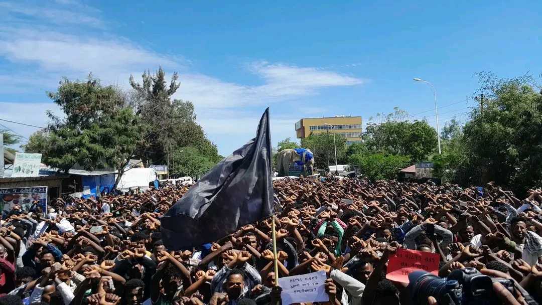 MathiasTesema1's tweet photo. From Raya Kobo‼️

The civil disobedience and protest in Raya Kobo has successfully ended peacefully!! https://t.co/ztPK22iCjO